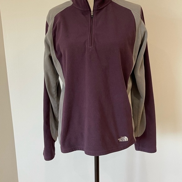 The North Face quarter zip in a size large - Picture 7 of 11